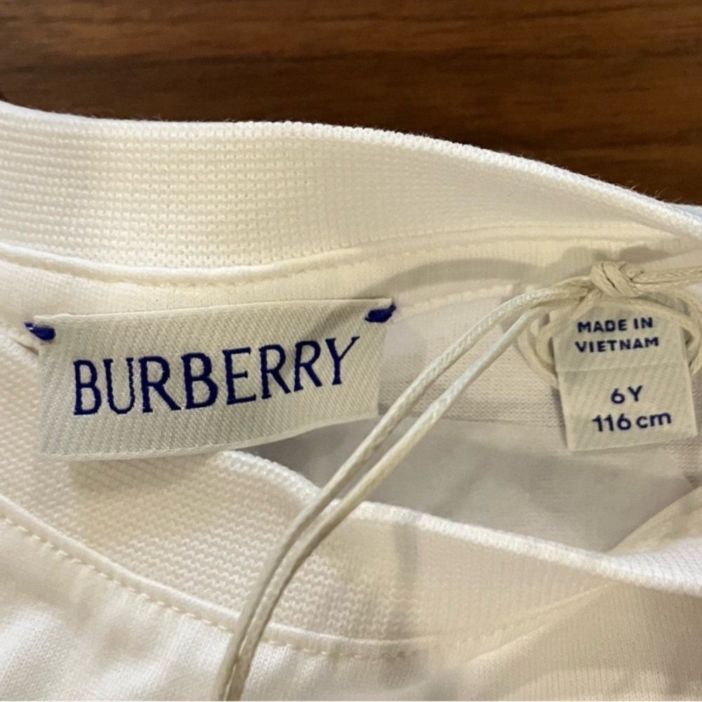 NWT - Burberry Kids Tee - Picture 7 of 7